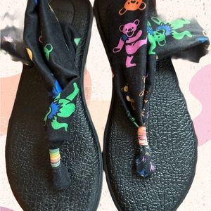 Sanuk Grateful Dead Dancing Bear shoes